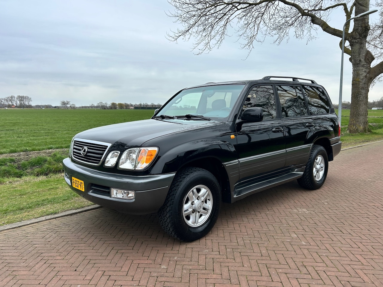Lexus LX - Toyota LX470 V8 Airco Benzine/Gas Youngtimer - AutoWereld.nl