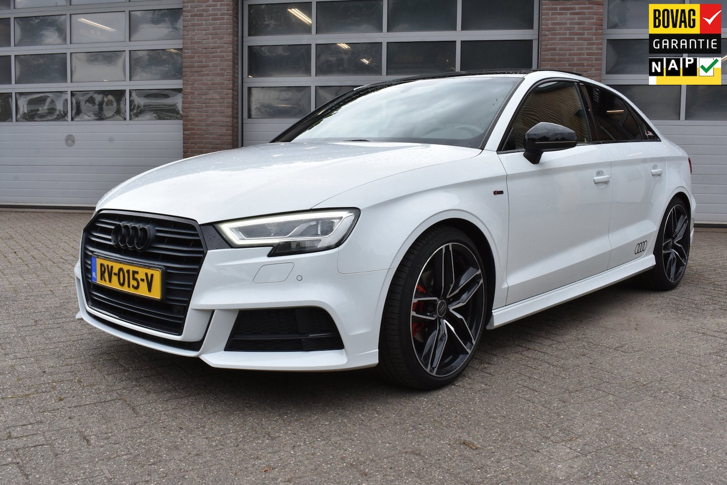 Audi A3 Limousine - 1.5 TFSI CoD Sport S Line Edition 1.5 TFSI CoD Sport S Line Edition - AutoWereld.nl