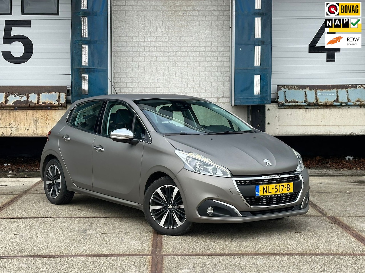 Peugeot 208 - 1.2 PureTech Allure 1.2 PureTech Allure (AUT+SPECIALE UITVOERING) - AutoWereld.nl