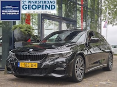 BMW 3-serie - 318i High Executive | M Sport Pack | PDC+Camera | Climate | Panoramadak | Leder |