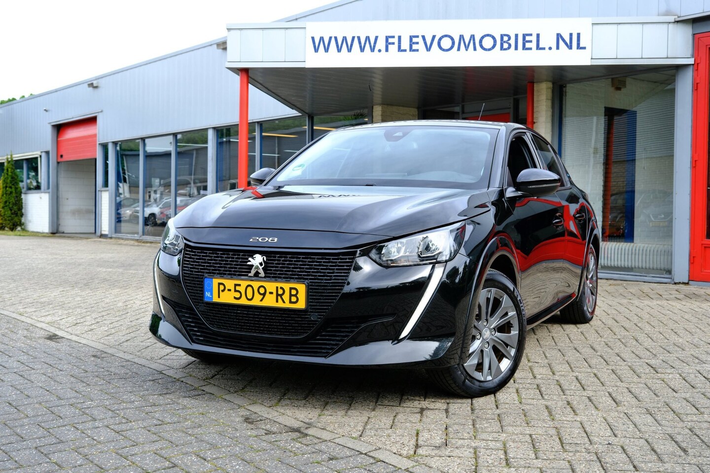 Peugeot e-208 - EV Allure Pack 50 kWh Aut. Navi|1e Eig|360Cam|CarPlay|LMV - AutoWereld.nl
