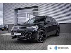 Volkswagen T-Roc - 1.5 eTsi R-Line First Edition | Elektrisch glazen panorama-dak | Lichtmetalen velgen 20" |