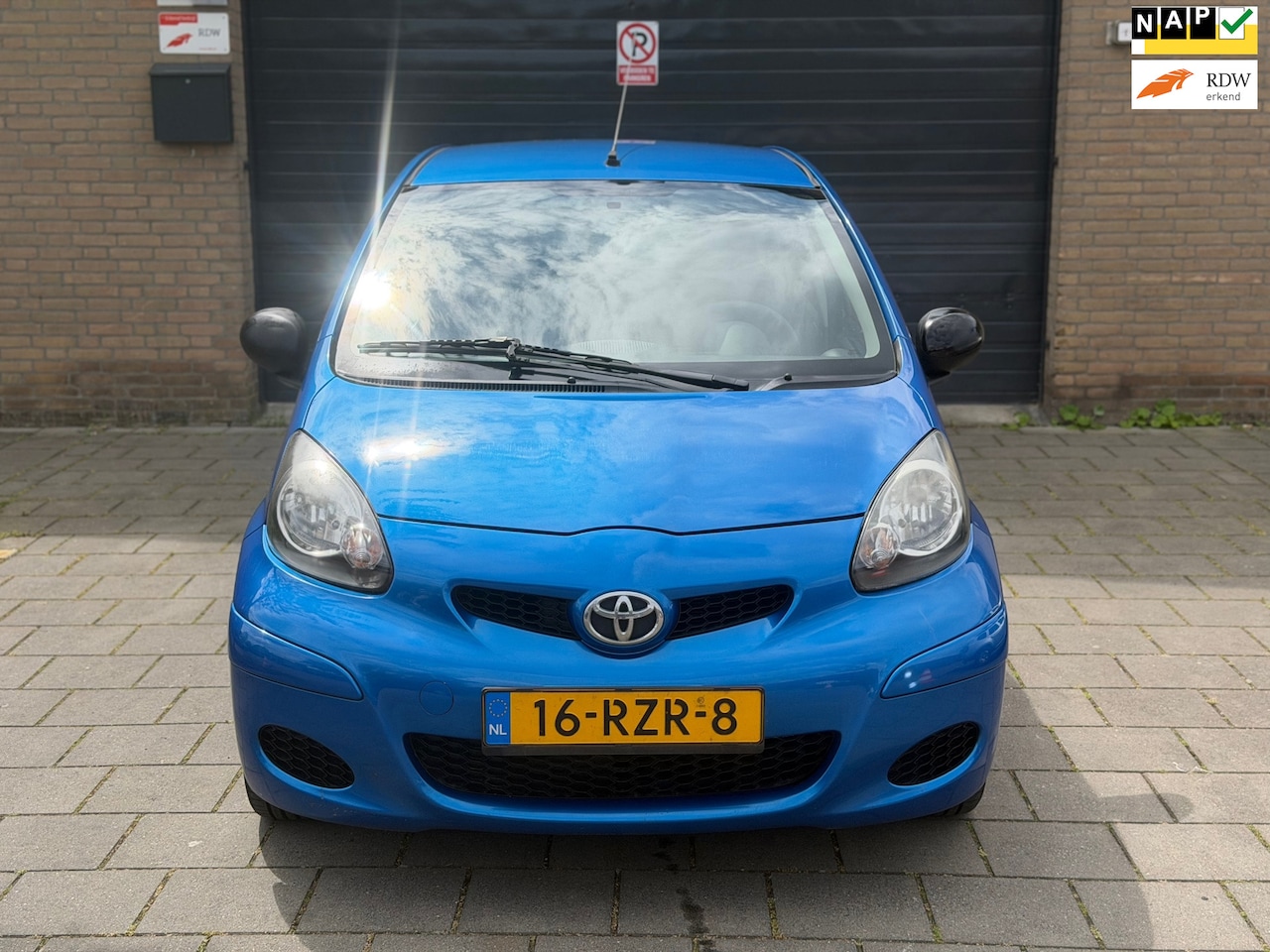 Toyota Aygo - 1.0-12V 5D Now Apk Airco Elektrisch pakket super onderhouden - AutoWereld.nl