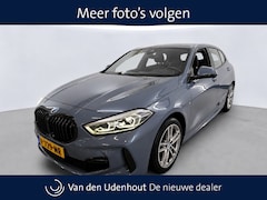 BMW 1-serie - 118i Business Edition Automaat / Navigatie / Panoramadak / Leder