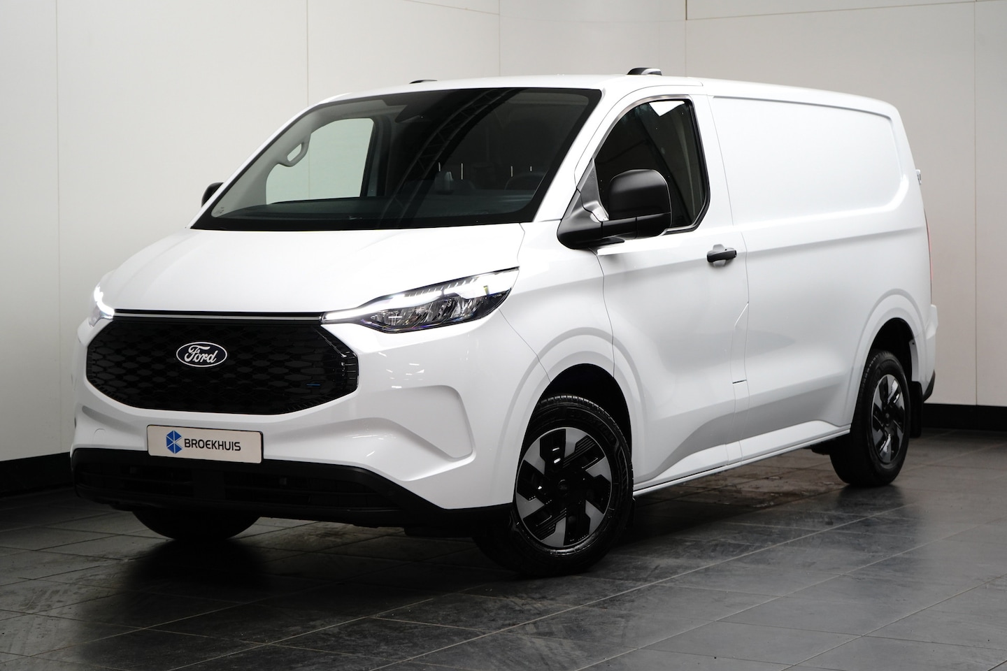Ford Transit Custom - E-Transit E 320 L1 RWD 71kWh 218pk | Camera | Cruise Control | Carplay | - AutoWereld.nl
