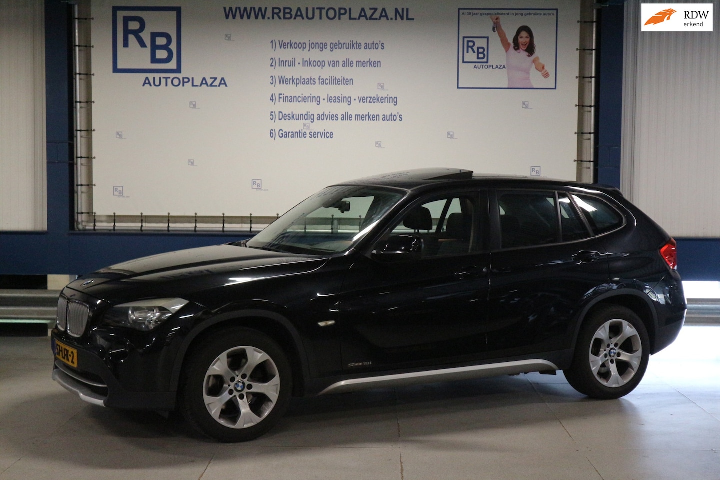 BMW X1 - SDrive18i Executive / 1e EIG / NAP / FULL SERVICE / PANO DAK ! ! ! - AutoWereld.nl