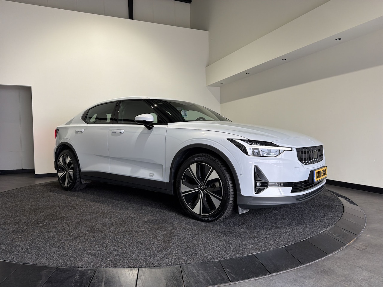 Polestar 2 - Long Range Single Motor 78 kWh | Keyless | 360° cam | Carplay | Soh (batterijcheck) Waarde - AutoWereld.nl