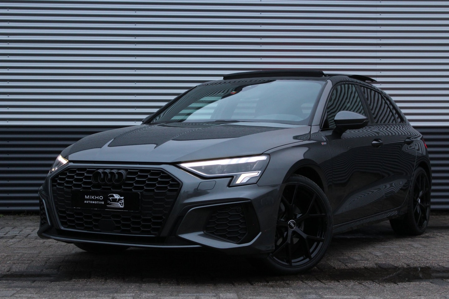 Audi A3 Sportback - 35 TFSI 2x S-Line | Panoramadak | Sfeerverlichting | Black edition | Adaptive Cruise | Lan - AutoWereld.nl