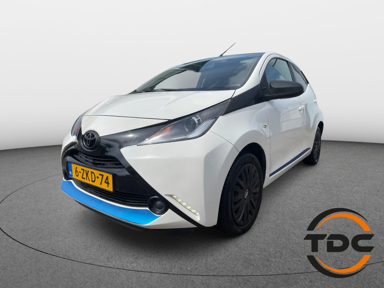 Toyota Aygo - 1.0 VVT-i x-play CAMERA AIRCO 5-DRS - AutoWereld.nl