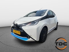 Toyota Aygo - 1.0 VVT-i x-play CAMERA AIRCO 5-DRS