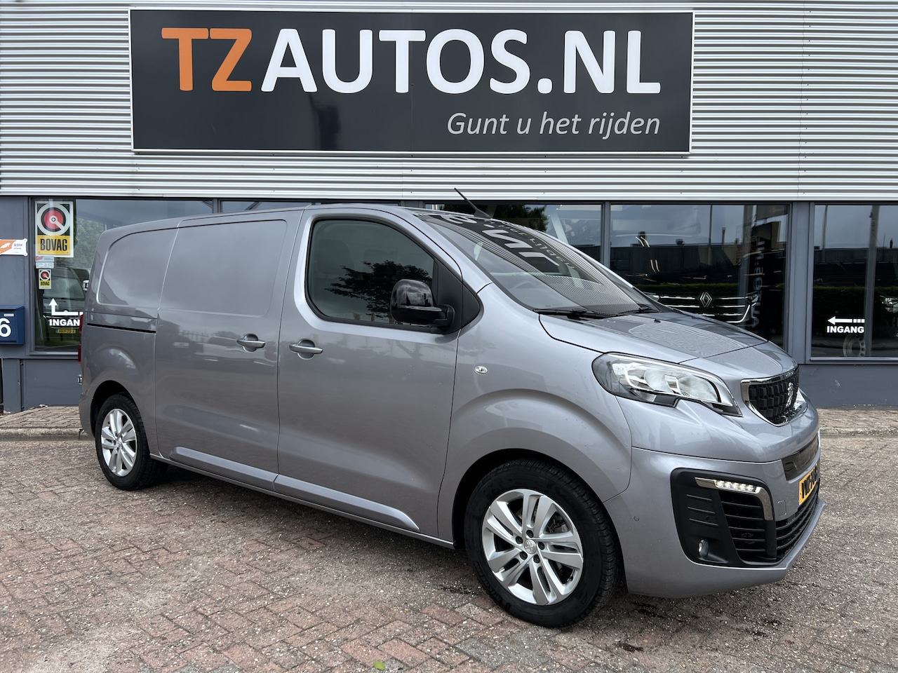 Peugeot e-Expert - EV L2 75 kWh Techno Assist - AutoWereld.nl