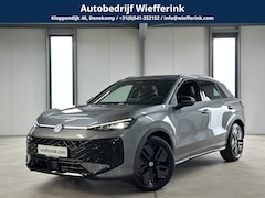Volkswagen T-Roc - 1.5 eTsi R-Line First Edition | IQ light | Pano | Trekhaak |