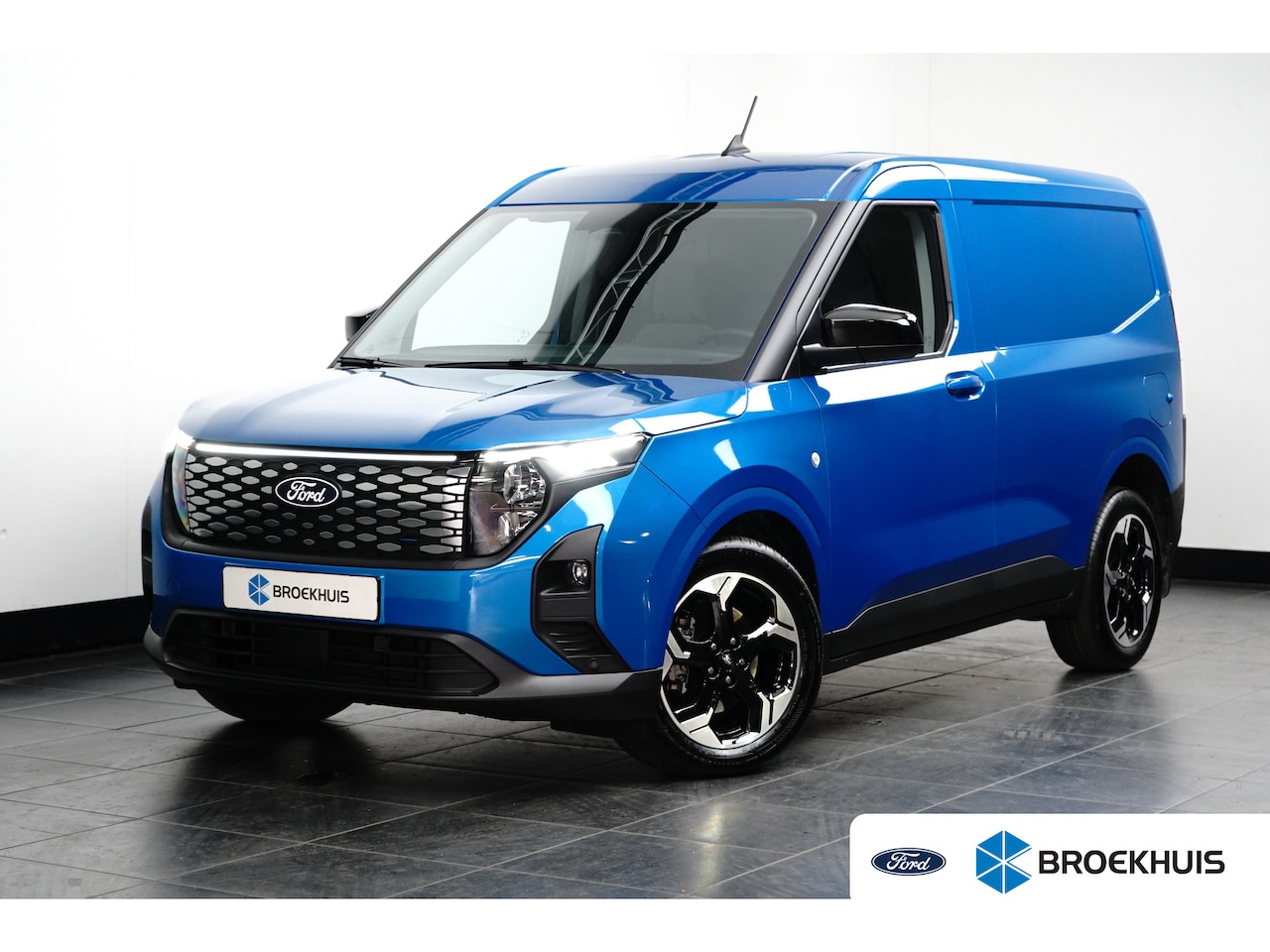 Ford Transit Courier - E-Transit BEV Limited 44 kWh | Direct Rijden! | Stoelverwarming | Camera - AutoWereld.nl