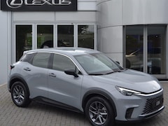 Lexus LBX - 2WD STOELVERW STUURVERW PARK-SENSOR BLIND-SPOT CARPLAY LENDESTEUN