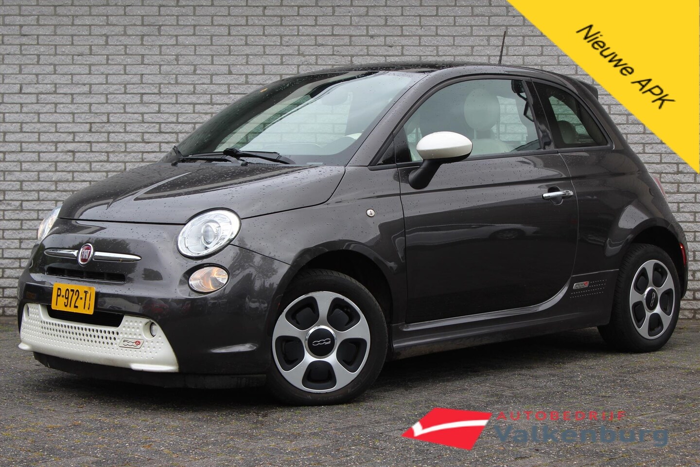 Fiat 500e - | Elektrisch | Camera | Panoramadak | Stoelverwarming | Virtual Cockpit | NAVI | PDC - AutoWereld.nl