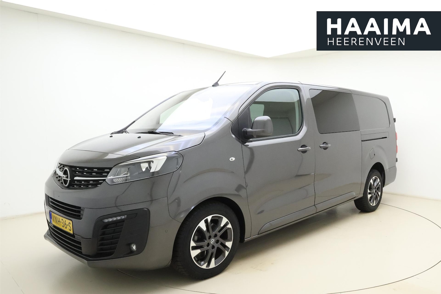 Opel Vivaro - 2.0 CDTI 180pk Automaat L3H1 DC Innovation | Navigatie | Climate Control | Stoelverwarming - AutoWereld.nl