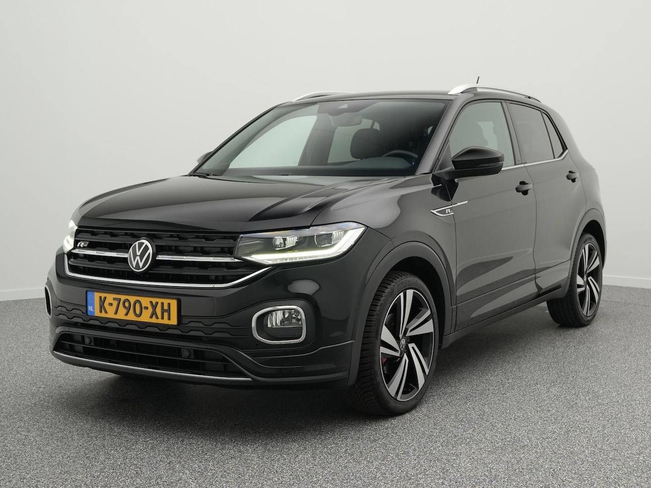 Volkswagen T-Cross - R-Line 1.0 TSI 110 PK DSG | LED | Navigatie | Achteruitrijcamera | Adaptieve Cruise Contro - AutoWereld.nl