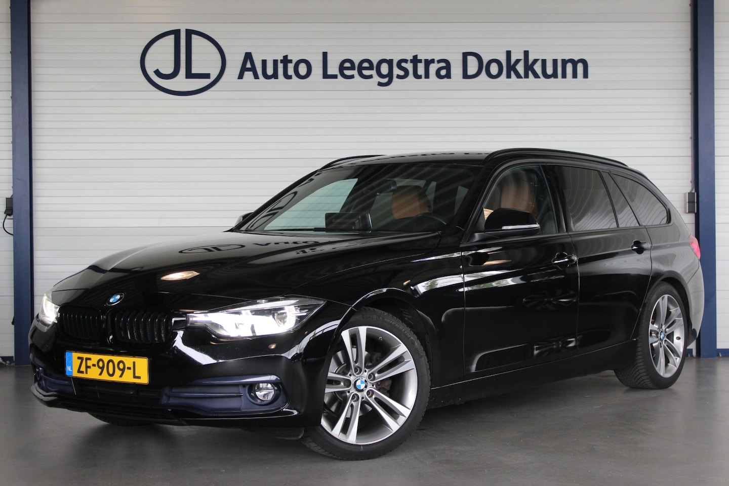 BMW 3-serie Touring - 320d EDE Sport Edition Trekhaak | Leder | Carplay | LED | Navi | Cruise | Elektr. Klep | 1 - AutoWereld.nl