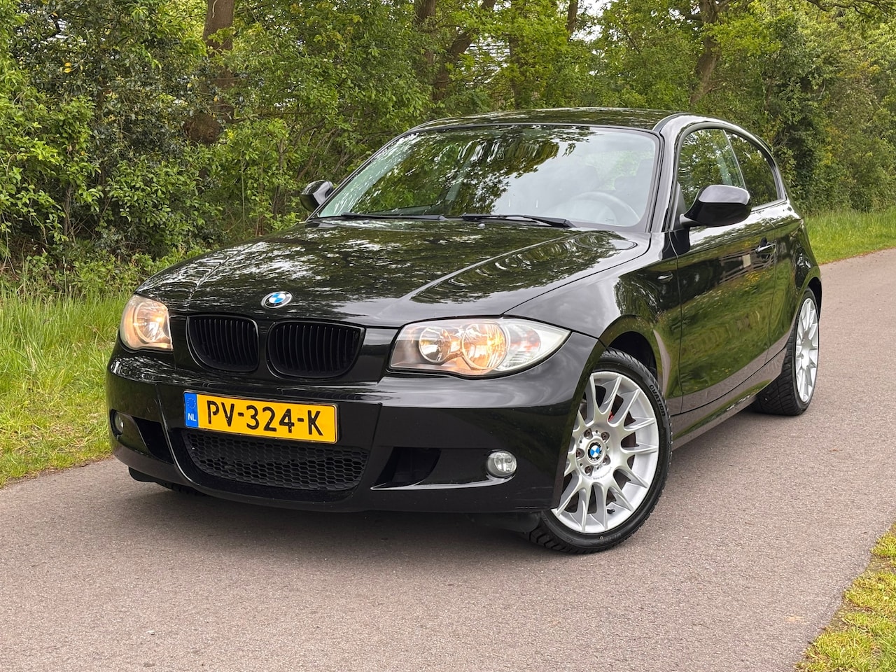 BMW 1-serie - 116i | M-pakket + Airco Nu € 3.950,-!!! - AutoWereld.nl