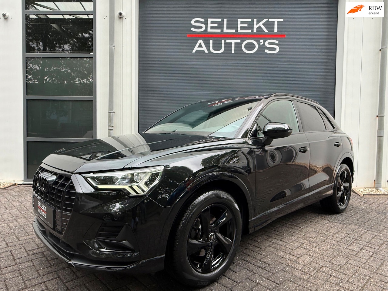Audi Q3 - 35 TFSI Pro Line 150 Pk Automaat Pano/Climate/Cruise/Leder/Matrix/LED/Car Play/Key Less/Ca - AutoWereld.nl