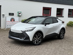 Toyota C-HR - 2.0 High Power PHEV 223pk CVT Dynamic/ Parelmoer wit met zwart dak/ Apple Carplay/ Keyless