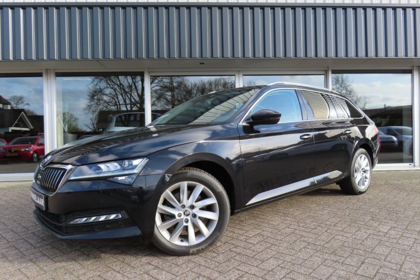 Skoda Superb Combi - COMBI 1.5 TSI ACT Business Edition - Automaat Stoelverw. Navi Camera 17inch LMV - AutoWereld.nl