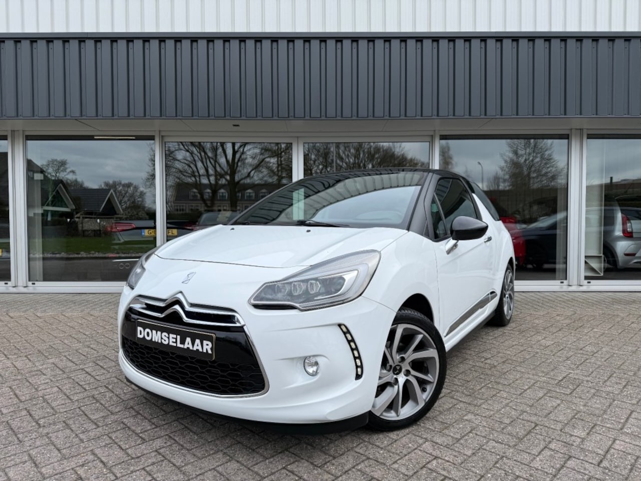 Citroën DS3 - 1.2 PureTech So Chic - NL Auto Navi Apple Carplay Android Auto 17inch LMV - AutoWereld.nl
