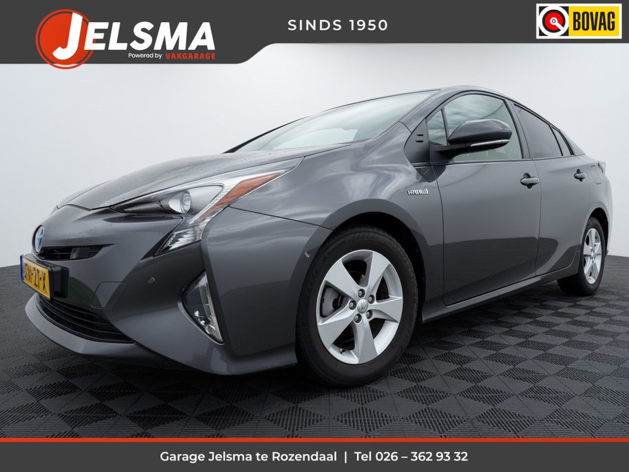 Toyota Prius - 1.8 Hybrid Dynamic, Navi | Camera | JBL - AutoWereld.nl