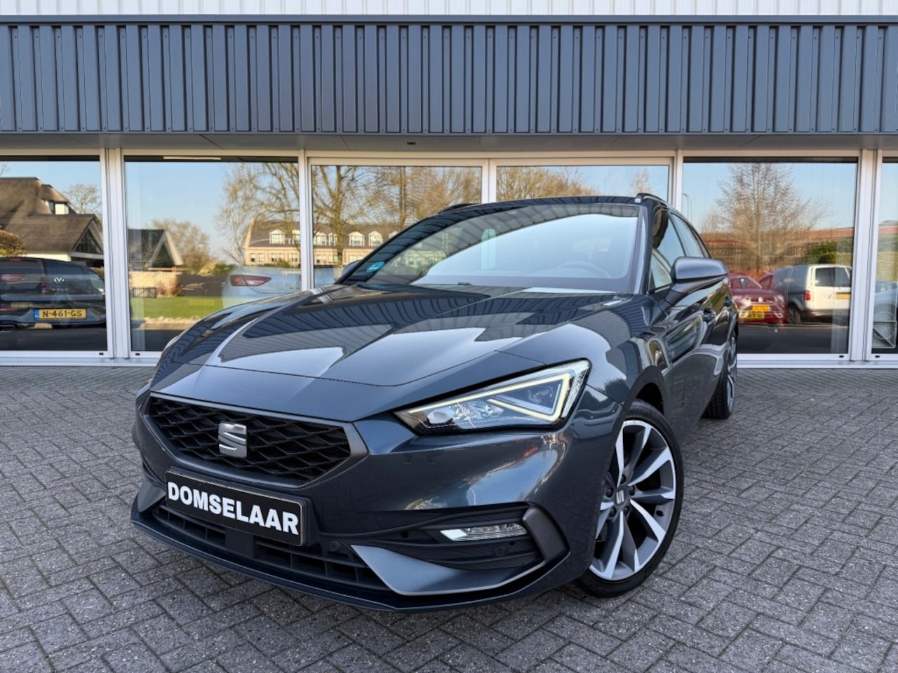 SEAT Leon Sportstourer - Sportstourer 1.5 eTSI FR 150PK - NL Auto Automaat Camera Sportstoelen 18incl LMV - AutoWereld.nl