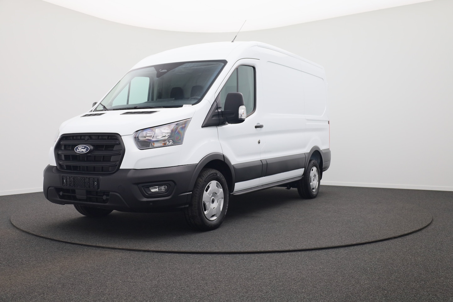 Ford Transit - 350 2.0 TDCI L2H2 Trend | 2 zitplaatsen rechtsvoor | Aanhanger assistent | Achteruitrijcam - AutoWereld.nl