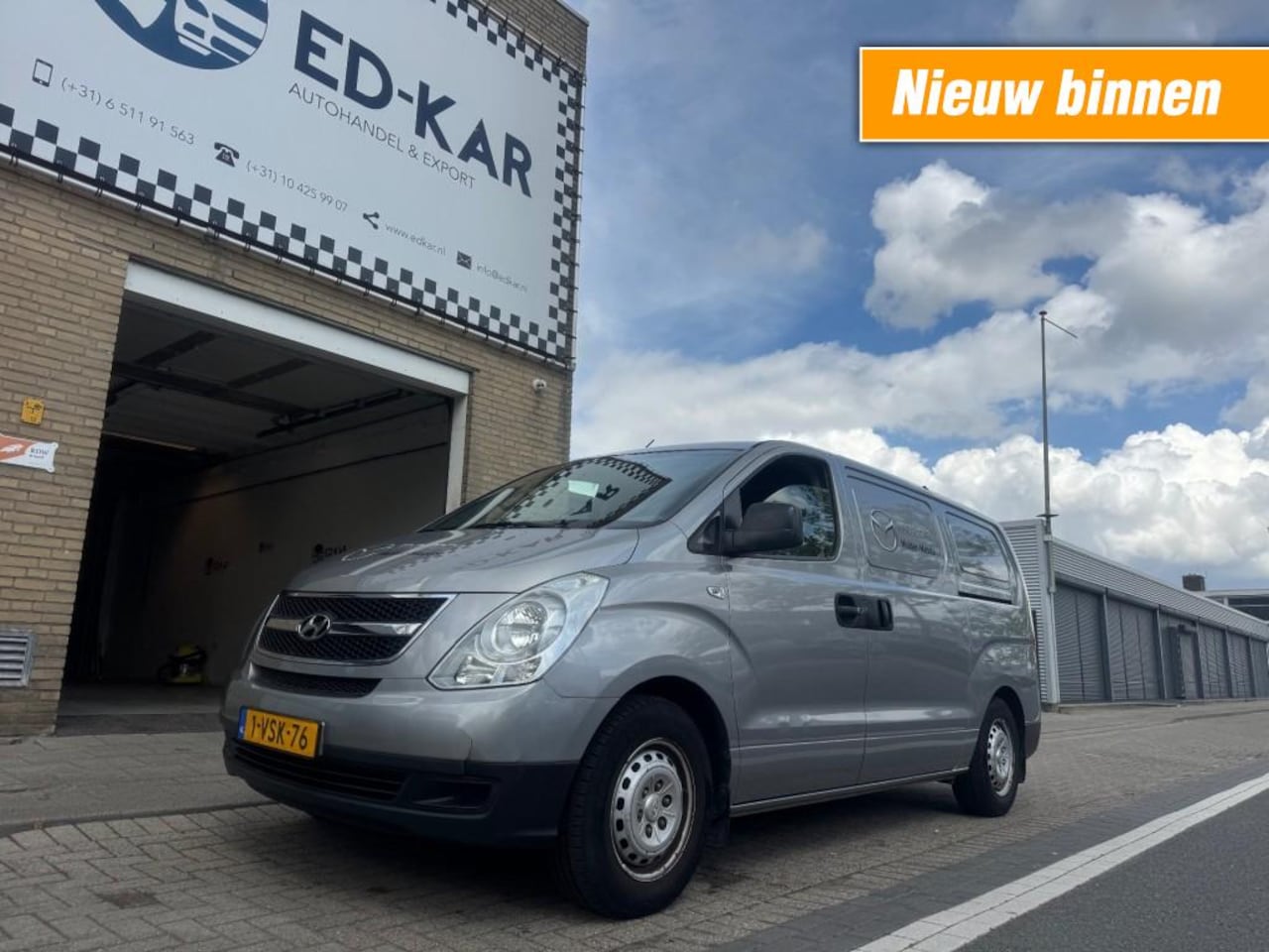 Hyundai H 300 - 2.5 CRDi Dynamic AIRCO 3PERS 2DE EIG. NAP APK 1-2027 TOP CONDITION - AutoWereld.nl