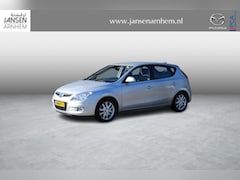 Hyundai i30 - 1.6i Style , Automaat, 16 inch LM velgen, Airco, PDC, Deels leer, Elektrische ramen en spi