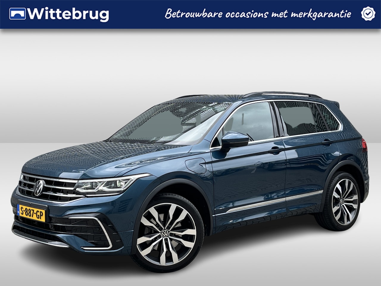 Volkswagen Tiguan - 1.4 TSI eHybrid R-Line Business+ / Pano / 360 Camera / Parkeersensoren V+A / Navigatie / L - AutoWereld.nl