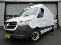 Mercedes-Benz Sprinter - 215 CDI L2H2 Airco, Camera, Navigatie , Trekhaak , 3-Zits