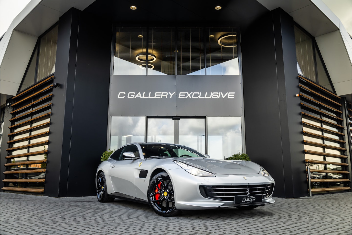 Ferrari GTC4 - T 3.9 V8 - Panorama | Passenger Display | Memory | JBL - AutoWereld.nl