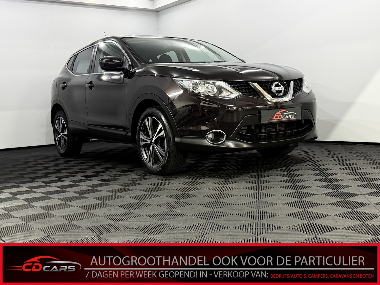 Nissan Qashqai - 1.2 Acenta Camera, Navi, Rijstrook correctie, A start stop, Cruise control, Clima, Stoelve - AutoWereld.nl