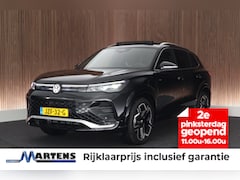Volkswagen Tiguan - 1.5 272pk eHybrid R-Line Edition Trekhaak Camera Keyless Massage Virtual Cockpit Panoramad