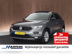 Volkswagen T-Roc - 1.5 TSI 150pk DSG Style Trekhaak Camera Stoelverwarming Led Panoramadak Navigatie