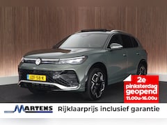 Volkswagen Tiguan - 1.5 272pk eHybrid R-Line Edition Trekhaak Camera Keyless Massage Virtual Cockpit Panoramad