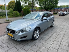 Volvo V60 - 2.4 D6 AWD Plug-In Hybrid Pure Limited Panorama Leder