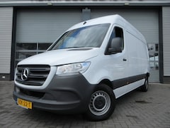 Mercedes-Benz Sprinter - 215 CDI L2H2 Airco, Camera, Navigatie , Trekhaak , 3-Zits