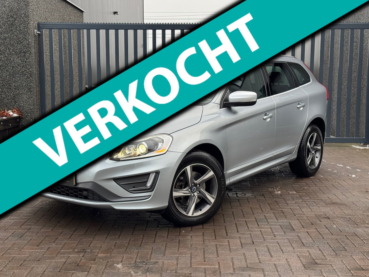 Volvo XC60 - 2.4 D5 R-Design Summum - AutoWereld.nl