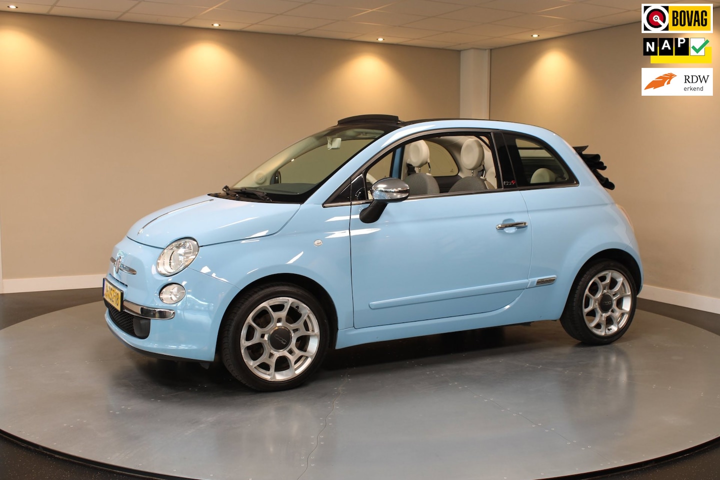 Fiat 500 C - 0.9 TwinAir Turbo Lounge *Baby Blauw* All-seasons|PDC|16''Lm-velgen|NAP - AutoWereld.nl