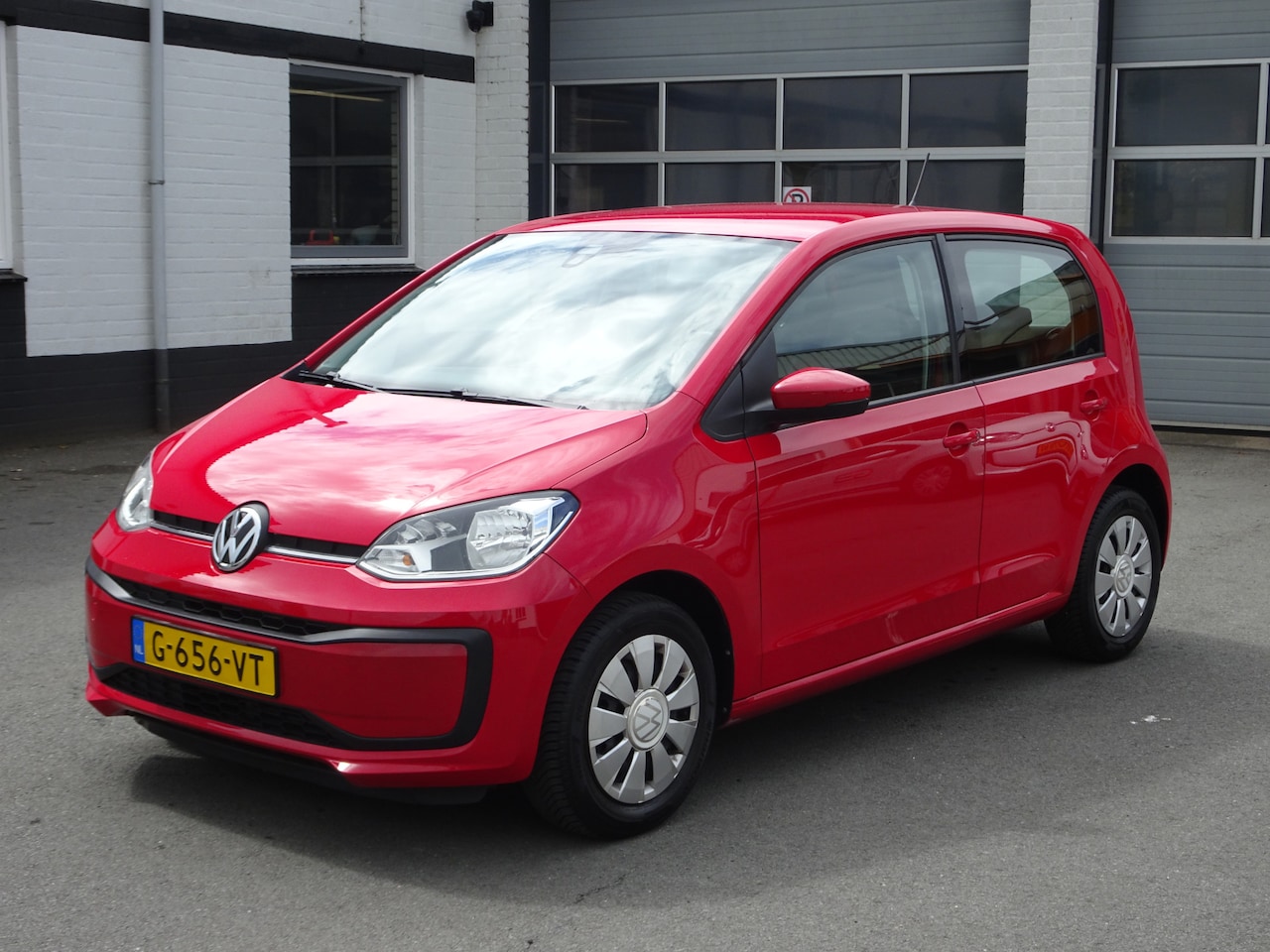 Volkswagen Up! - 1.0 BMT move up! Airco, elektrische ramen, spiegels, centrale vergrendeling, dab, enz. - AutoWereld.nl