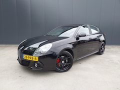 Alfa Romeo Giulietta - 1.4 T 170 PK Distinctive CAMERA HALF LEER CRUISE ECC LED AFNB TREKHAAK