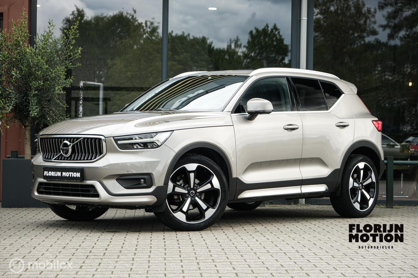 Volvo XC40 - 1.5 T3 Inscription | Pano | Styling pakket | ACC | Stoel en stuurwielverw. | 360 camera | - AutoWereld.nl