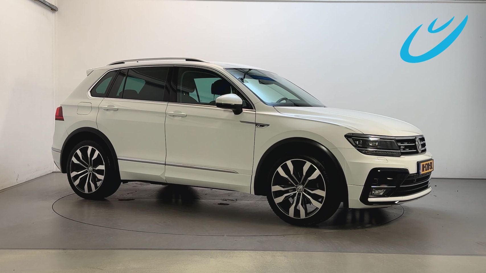 Volkswagen Tiguan - 1.5 TSI DSG ACT Highline Business R R-Line Virtual Cockpit Navigatie Stoelverwarming DAB+ - AutoWereld.nl