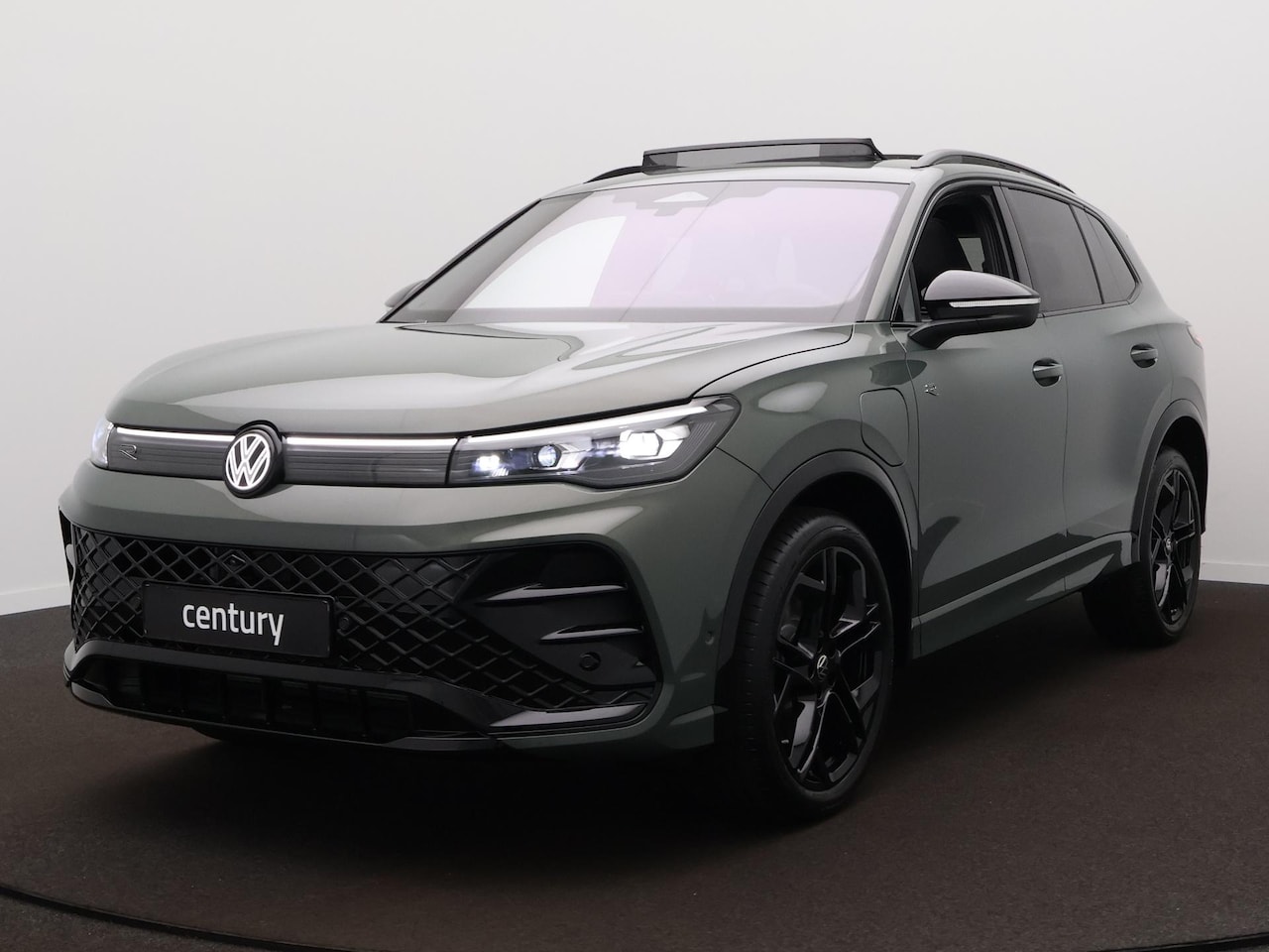 Volkswagen Tiguan - R-Line Edition 1.5 eHybrid 150 kW / 204 PK SUV 6 v - AutoWereld.nl