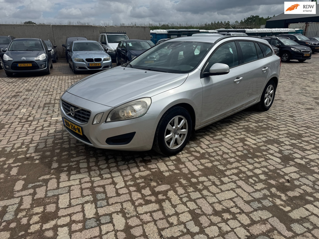 Volvo V60 - 1.6 D2 Kinetic / nette staat / exportprijs! - AutoWereld.nl