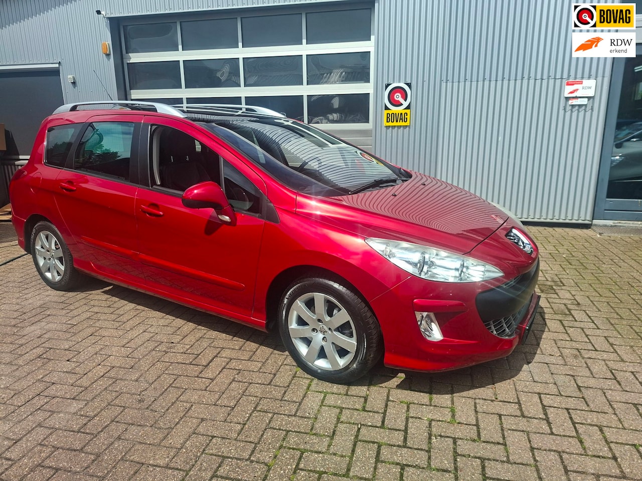 Peugeot 308 SW - 1.6 e-HDi Active Leer stoelverw. Panodak 6 versn. hand - AutoWereld.nl